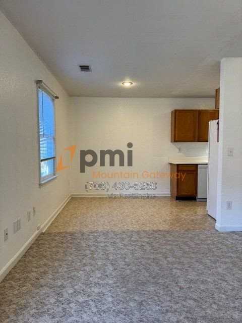 111 Primrose Dr #C - Photo 3 of 15
