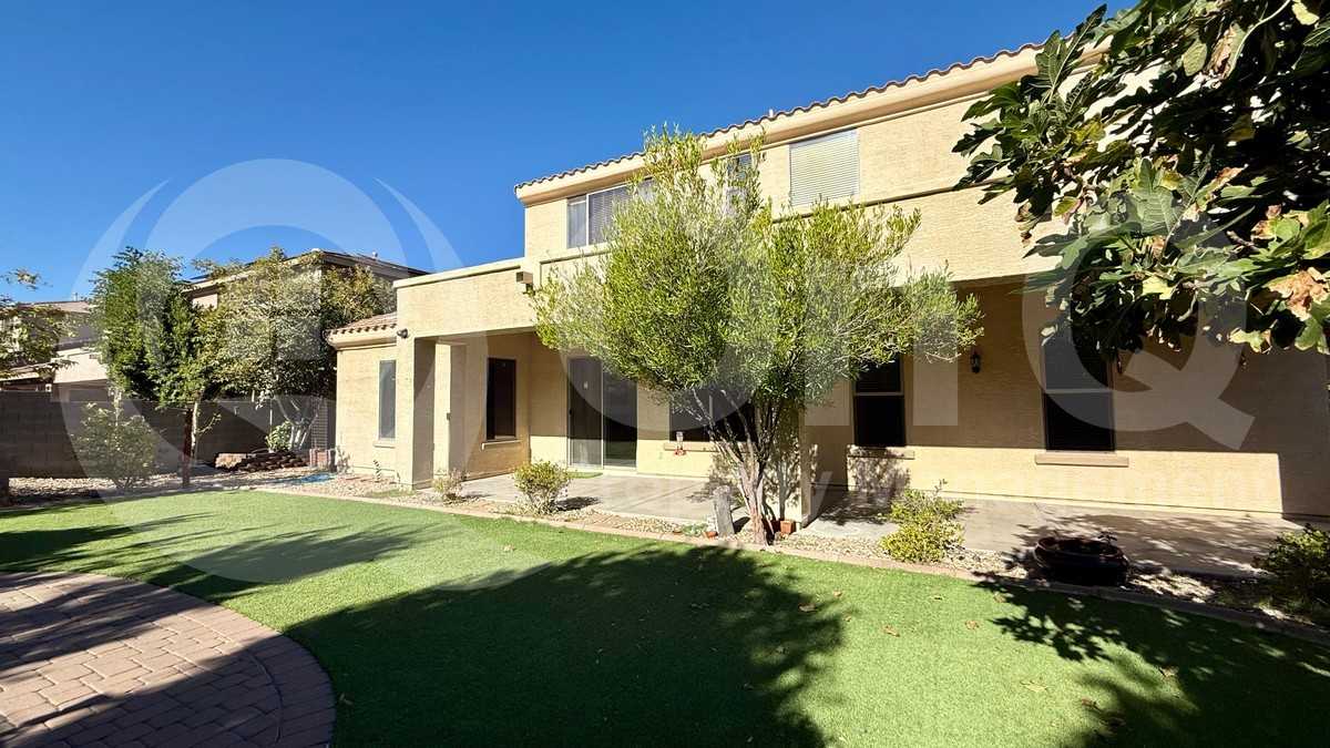 6921 W Dale Ln - Photo 5 of 50