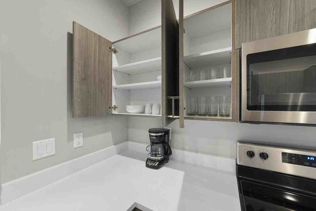 906 21st St #906 - Photo 6 of 42