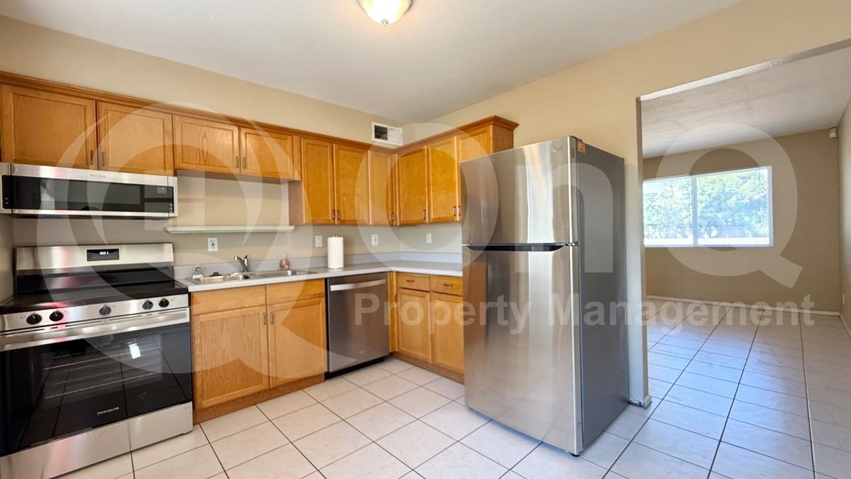 1505 N Alma School Rd #2 - Photo 3 of 10