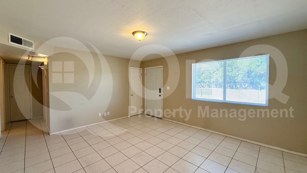 1505 N Alma School Rd #2 - Photo 5 of 10