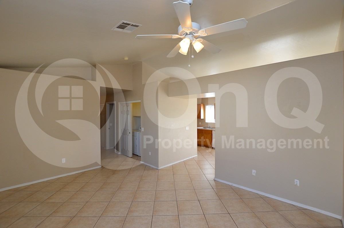 323 E Congress Ave - Photo 6 of 20