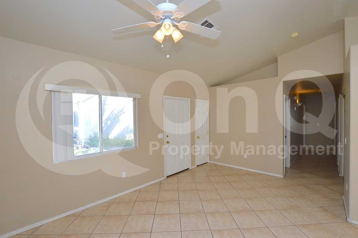 323 E Congress Ave - Photo 7 of 20
