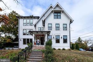 featured image of 1700 N Quebec St