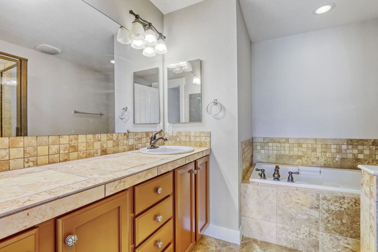 3381 N Xenia St - Photo 6 of 12