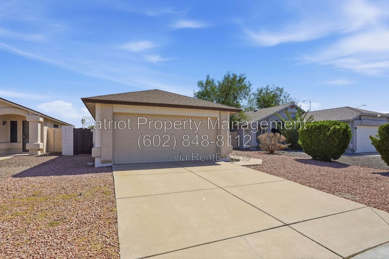 2009 E Paradise Ln - Photo 2 of 28