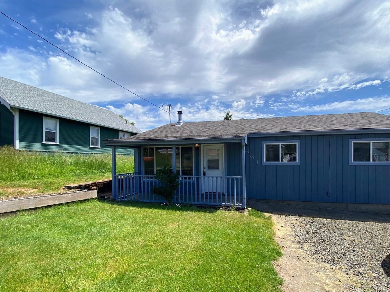 661 Meadow Ave - Photo 2 of 18