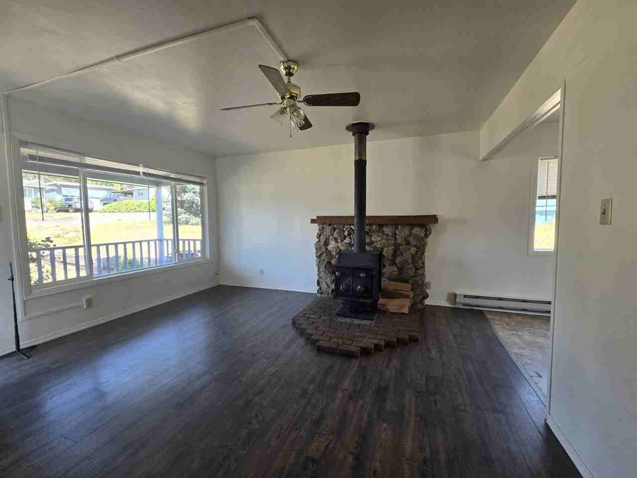 661 Meadow Ave - Photo 3 of 18