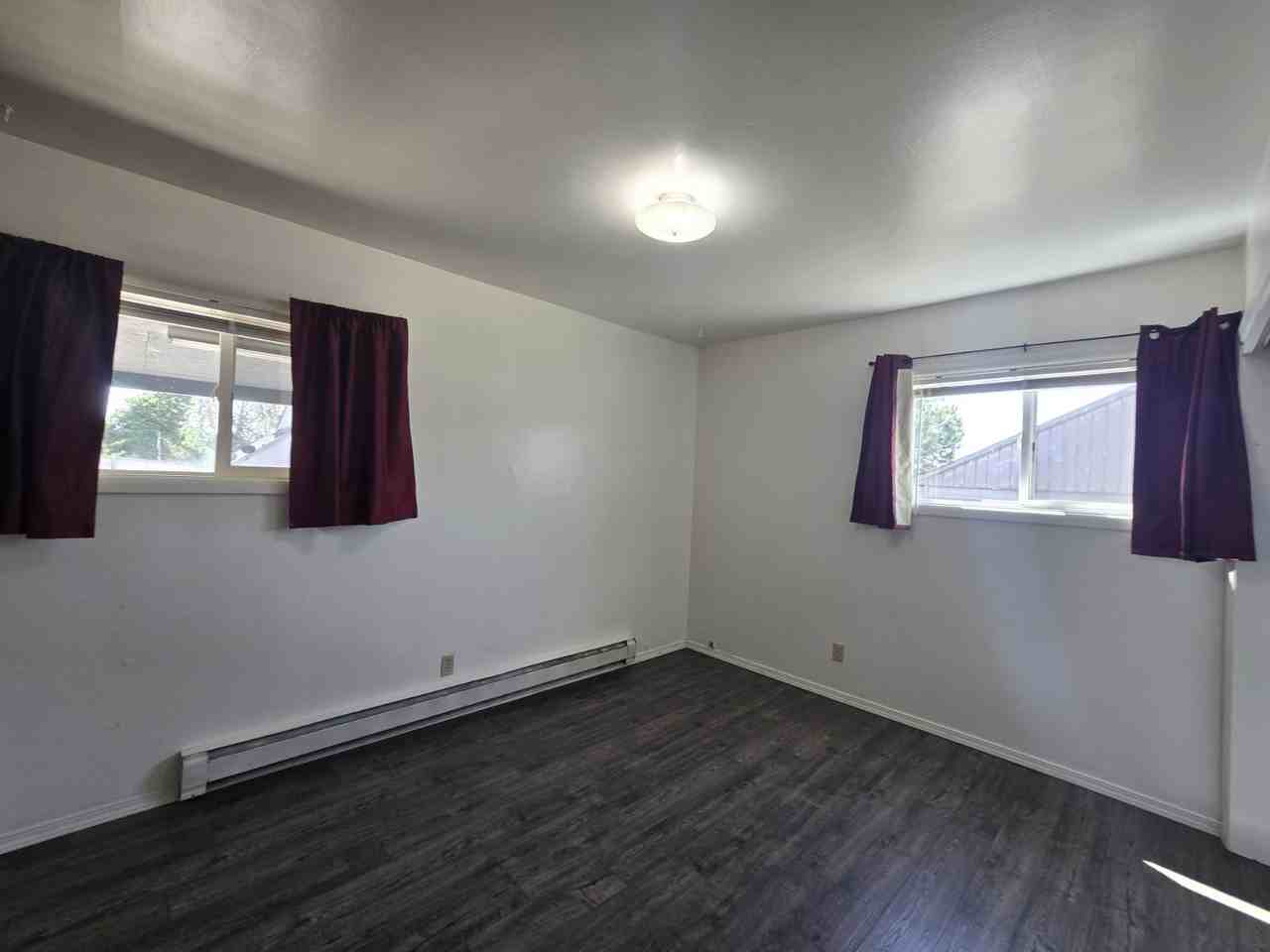 661 Meadow Ave - Photo 5 of 18