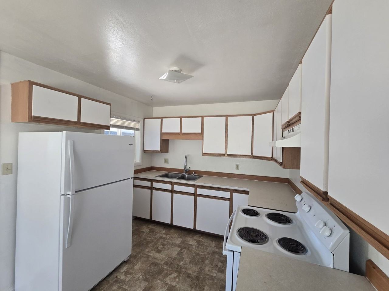 661 Meadow Ave - Photo 7 of 18
