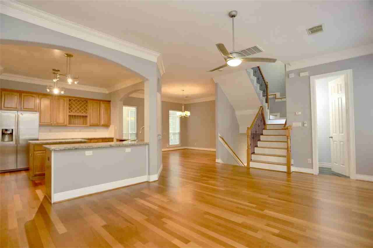 1314 Birdsall St - Photo 4 of 21