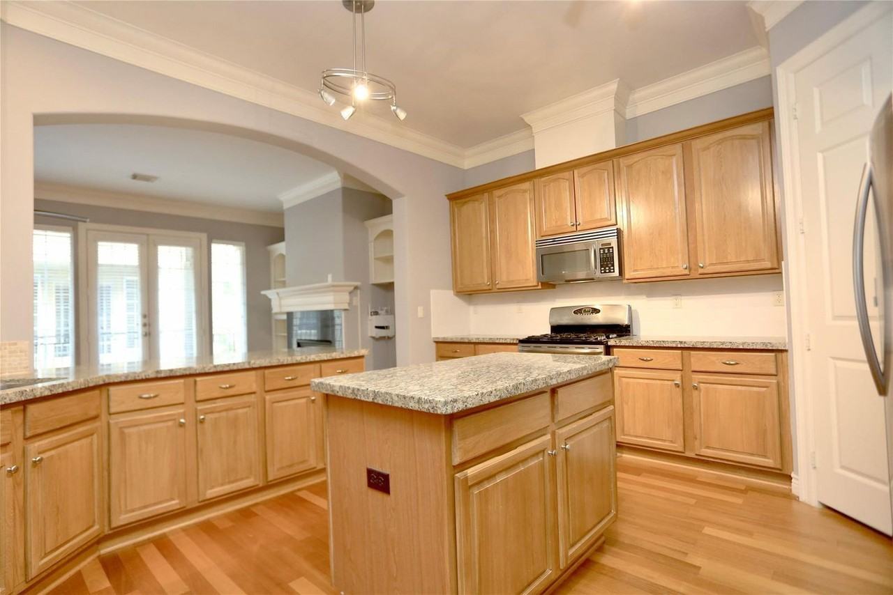 1314 Birdsall St - Photo 6 of 21