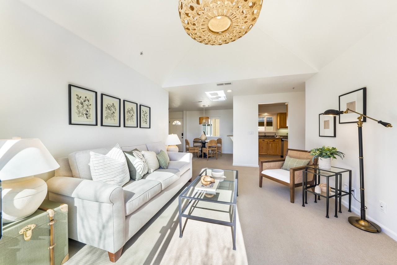 204 Foss Creek Cir #B - Photo 5 of 22