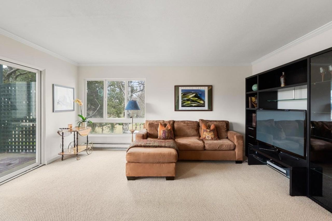 928 Peninsula Ave #204 - Photo 3 of 4