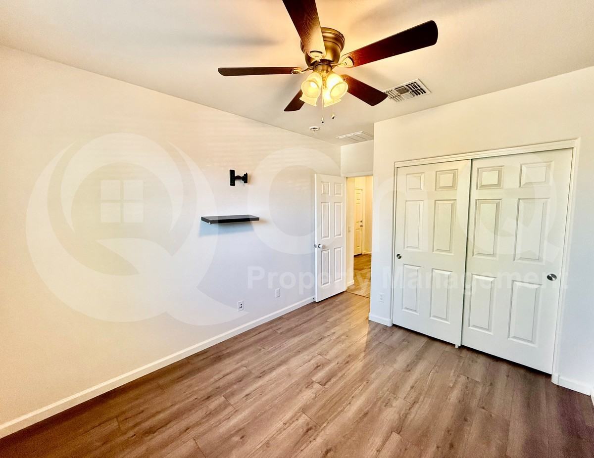 5521 S Joshua Tree Ln - Photo 5 of 30