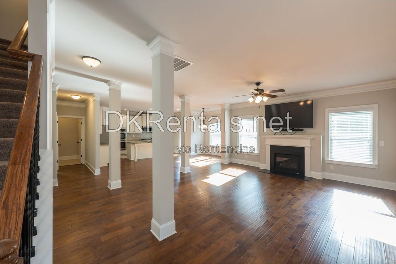 2766 Hilson Cmns - Photo 7 of 44