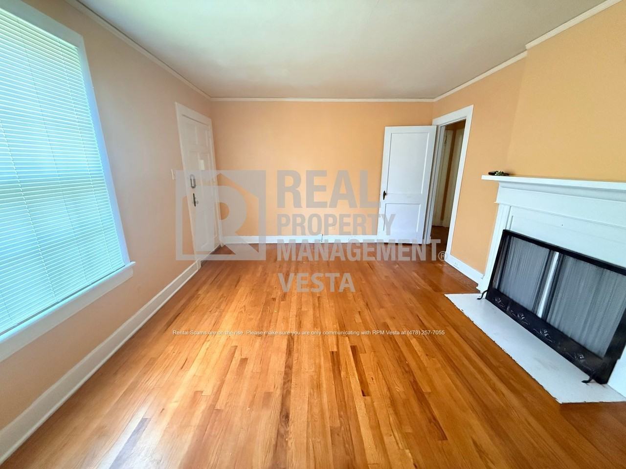 1148 Macon Ave - Photo 3 of 15