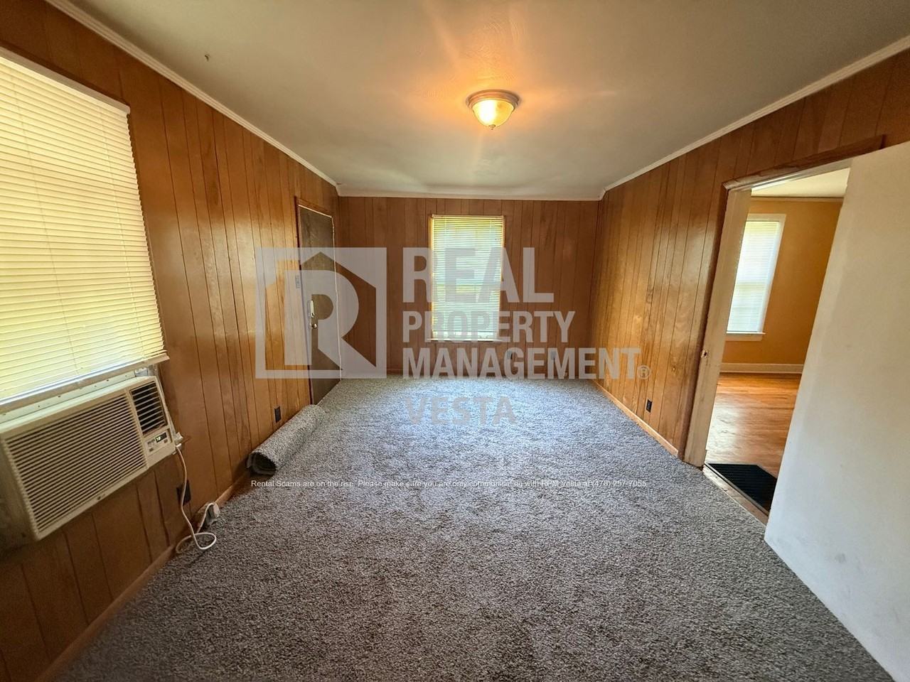 1148 Macon Ave - Photo 4 of 15