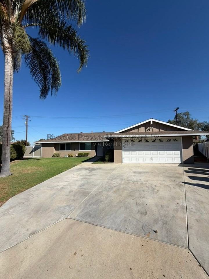 4500 Sutton Pl - Photo 2 of 31