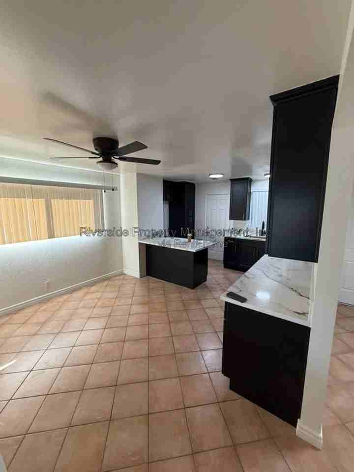 4500 Sutton Pl - Photo 3 of 31