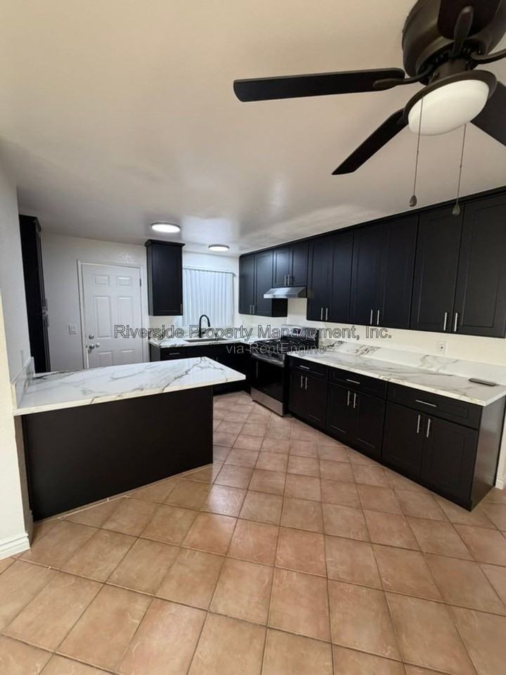 4500 Sutton Pl - Photo 5 of 31