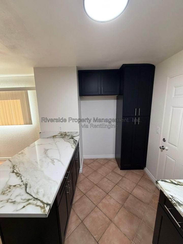 4500 Sutton Pl - Photo 6 of 31