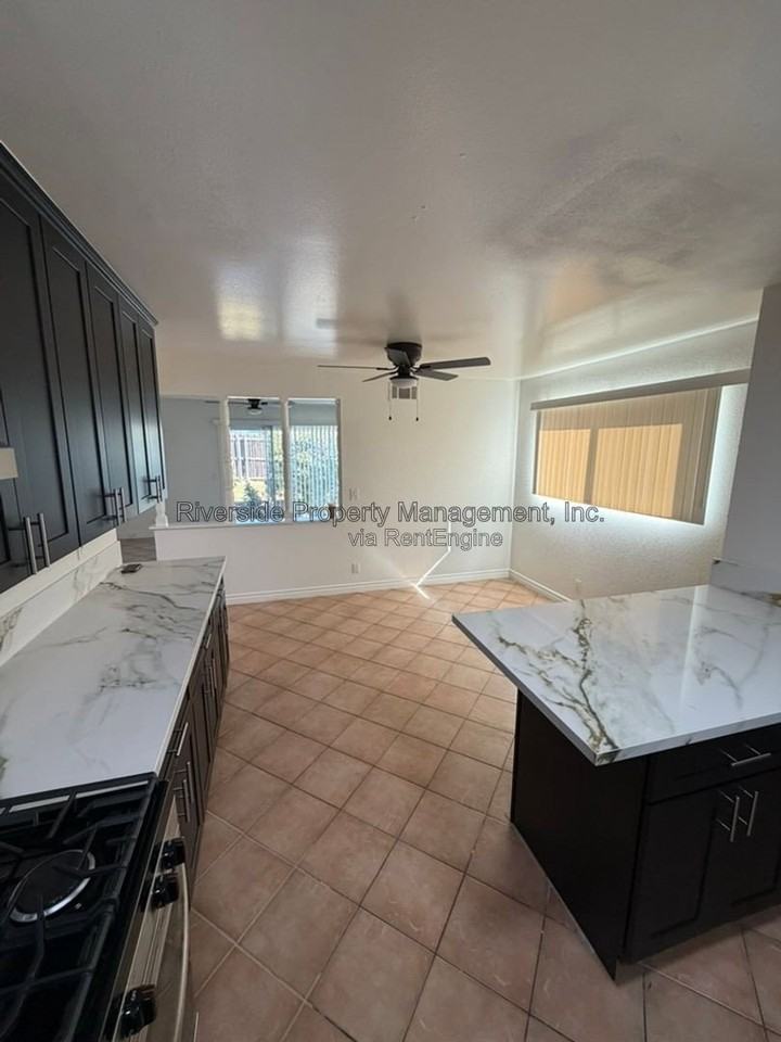4500 Sutton Pl - Photo 7 of 31