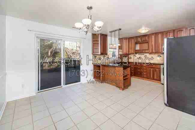 6509 China Grove Ct - Photo 7 of 35