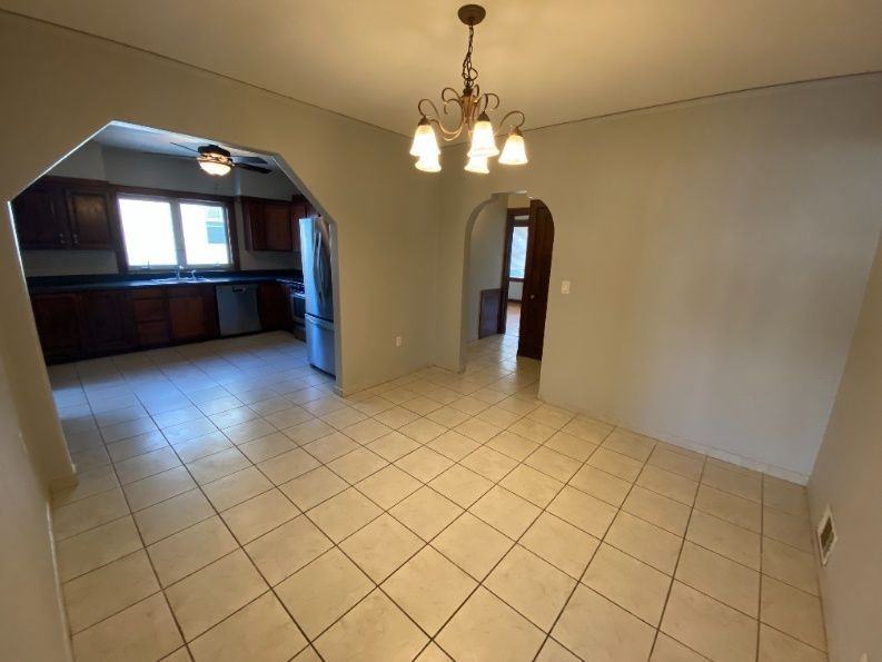 2146 S Winchester St - Photo 2 of 19