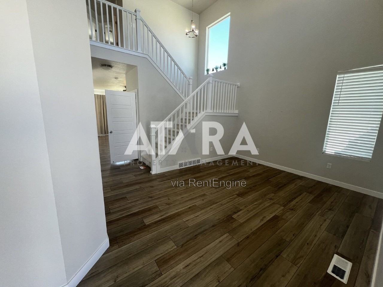 1754 N Oakwood Ln - Photo 6 of 50