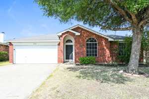 featured image of 925 Comiskey Ct
