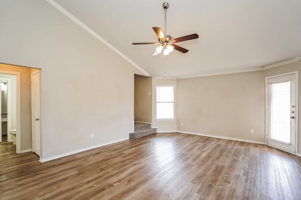 2105 Pacino Dr - Photo 5 of 17