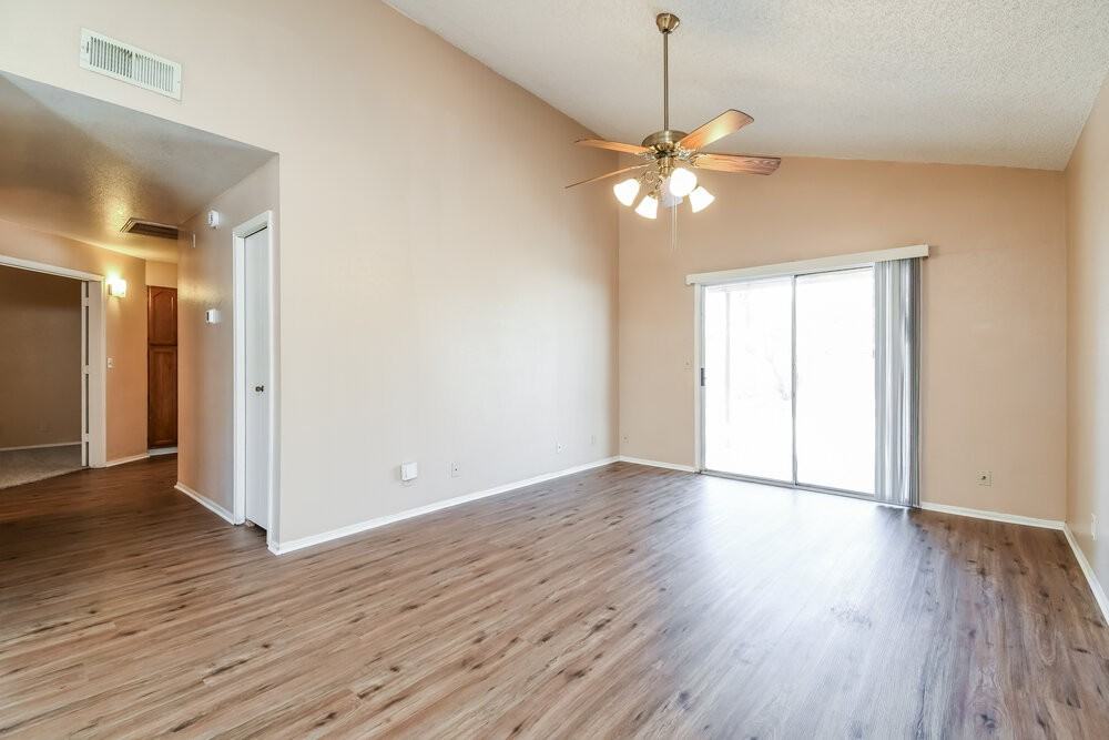 3460 N Seneca Ct - Photo 4 of 16