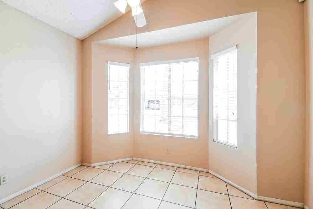 3460 N Seneca Ct - Photo 6 of 16