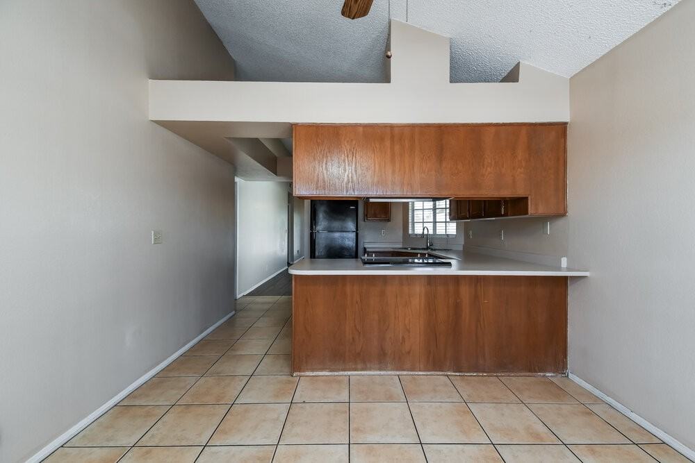3460 N Seneca Ct - Photo 7 of 16