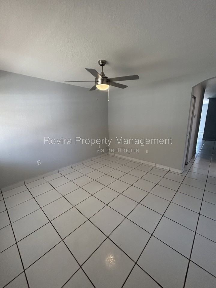 2421 Nw 99th Ter - Photo 2 of 14