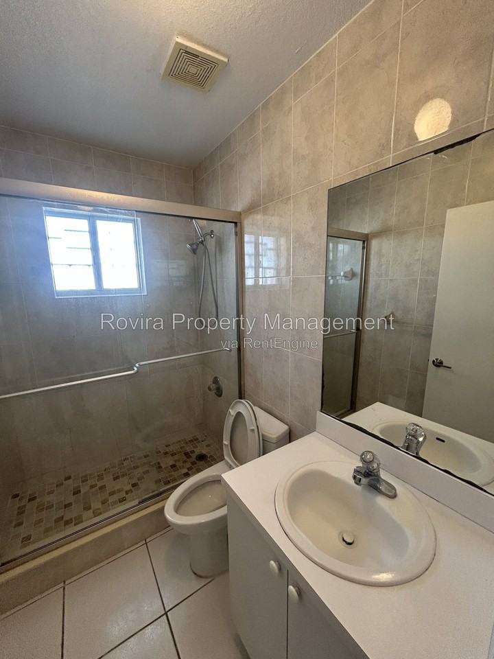 2421 Nw 99th Ter - Photo 6 of 14