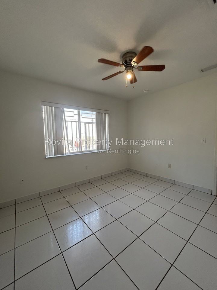 2421 Nw 99th Ter - Photo 7 of 14