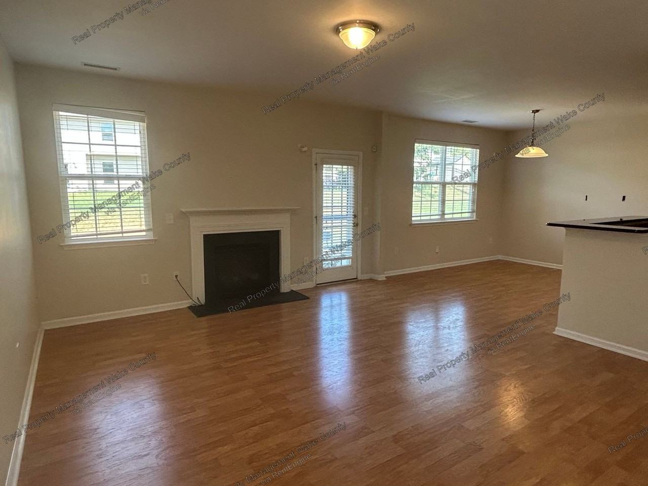 1331 Lombar St - Photo 2 of 33