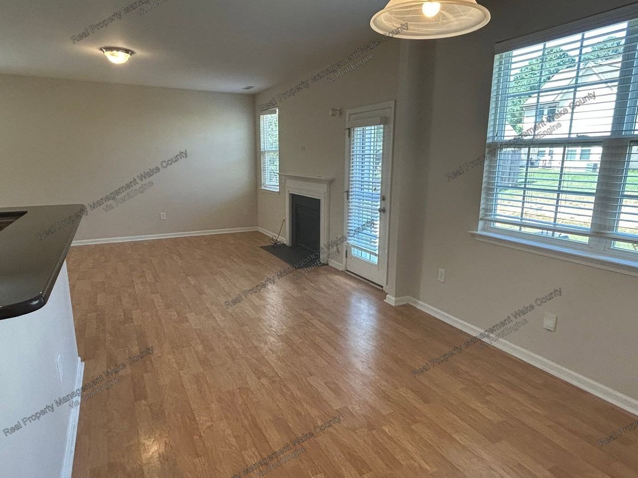 1331 Lombar St - Photo 3 of 33