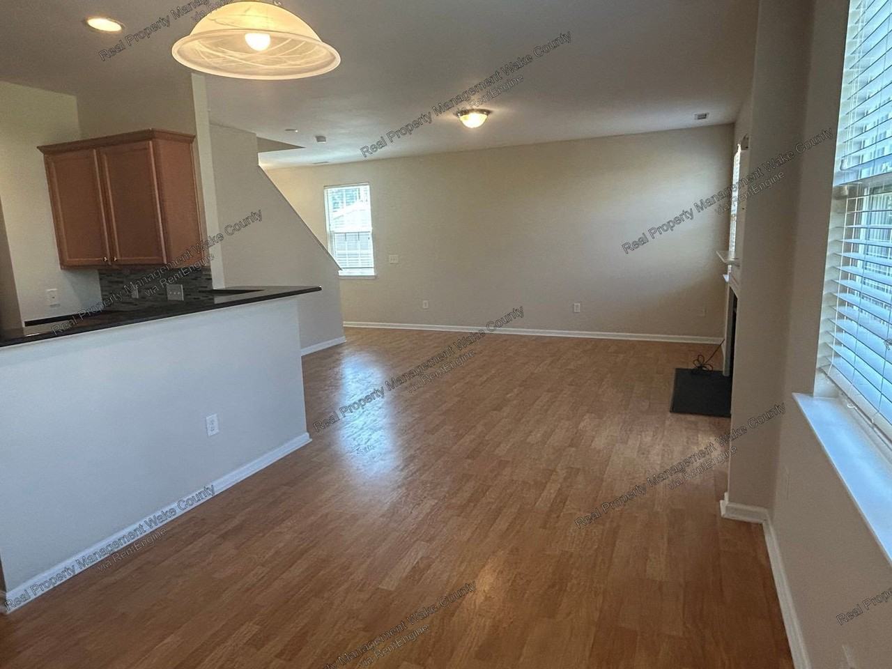 1331 Lombar St - Photo 4 of 33