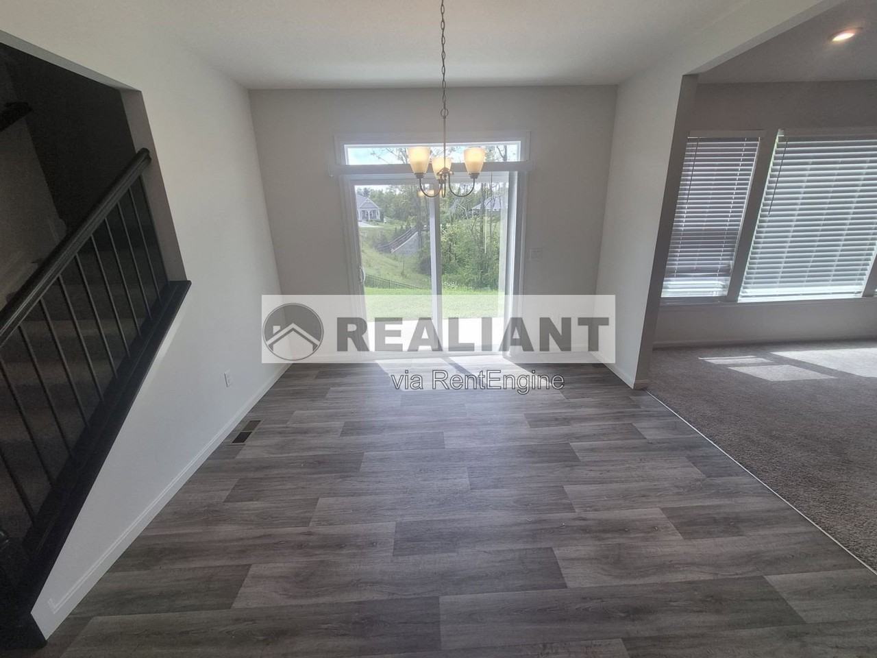 4657 Donegal Ave - Photo 6 of 24