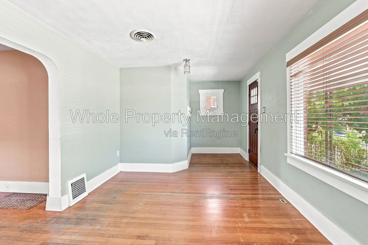 3044 W Clyde Pl - Photo 3 of 28