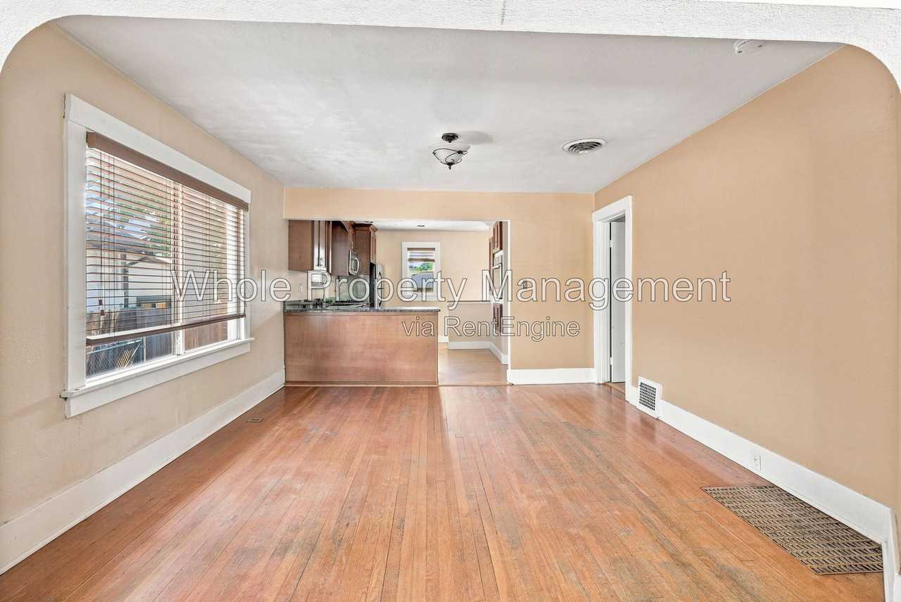 3044 W Clyde Pl - Photo 4 of 28