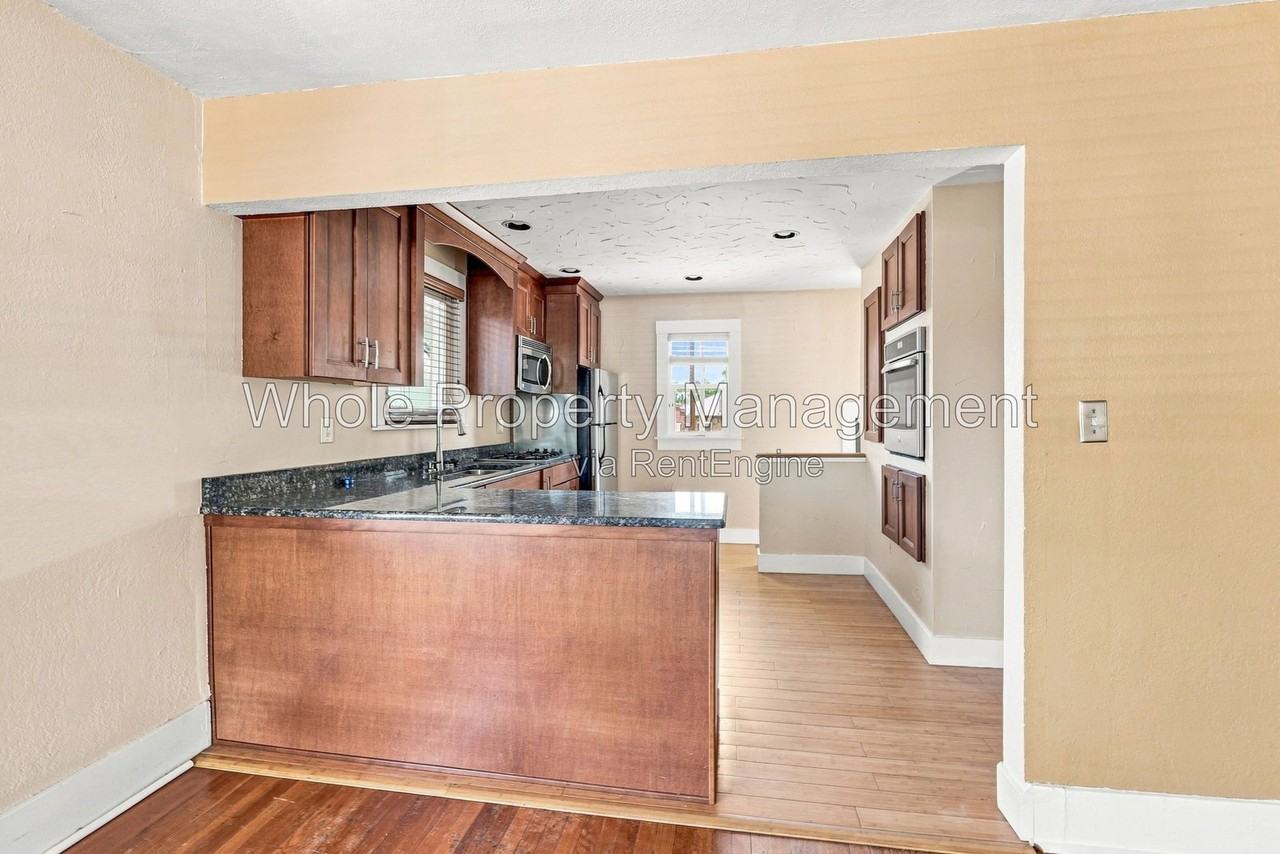 3044 W Clyde Pl - Photo 5 of 28