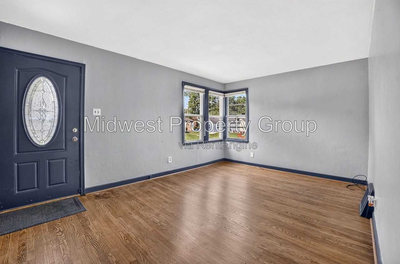7716 Brocton Ct - Photo 2 of 27