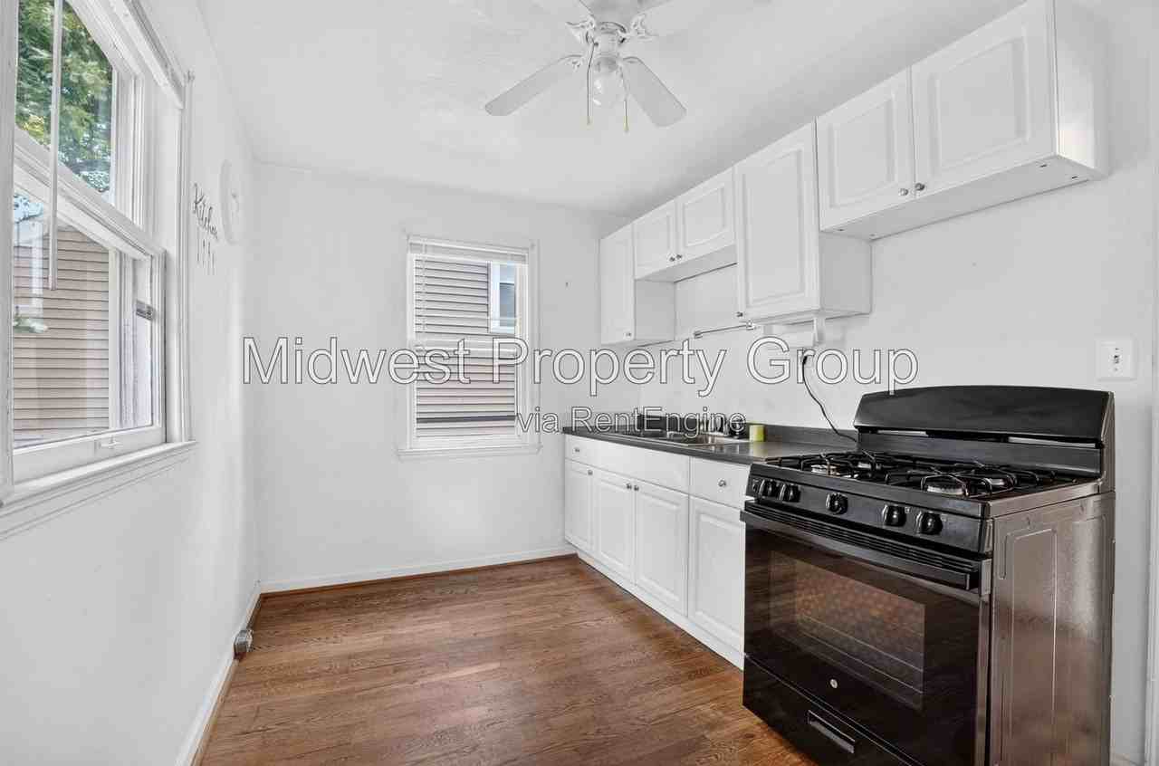 7716 Brocton Ct - Photo 5 of 27