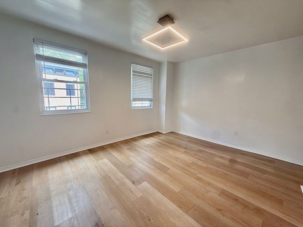 139 E Clifton Ave #400 - Photo 3 of 7