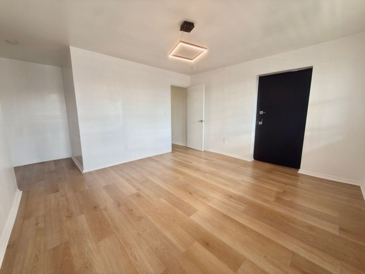 139 E Clifton Ave #400 - Photo 7 of 7