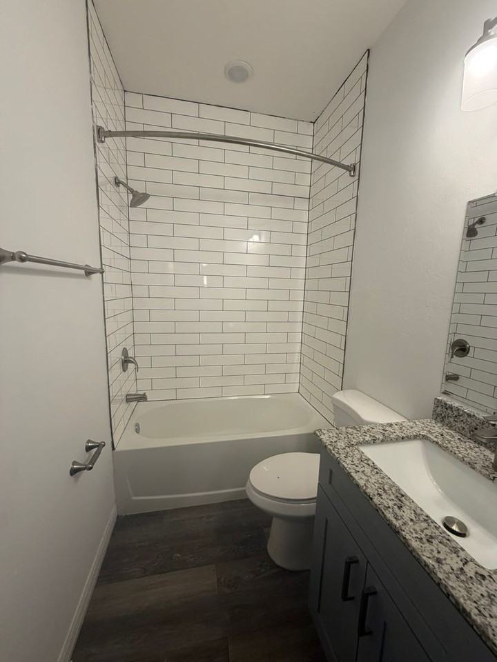 1097 Highlands Rd - Photo 7 of 21